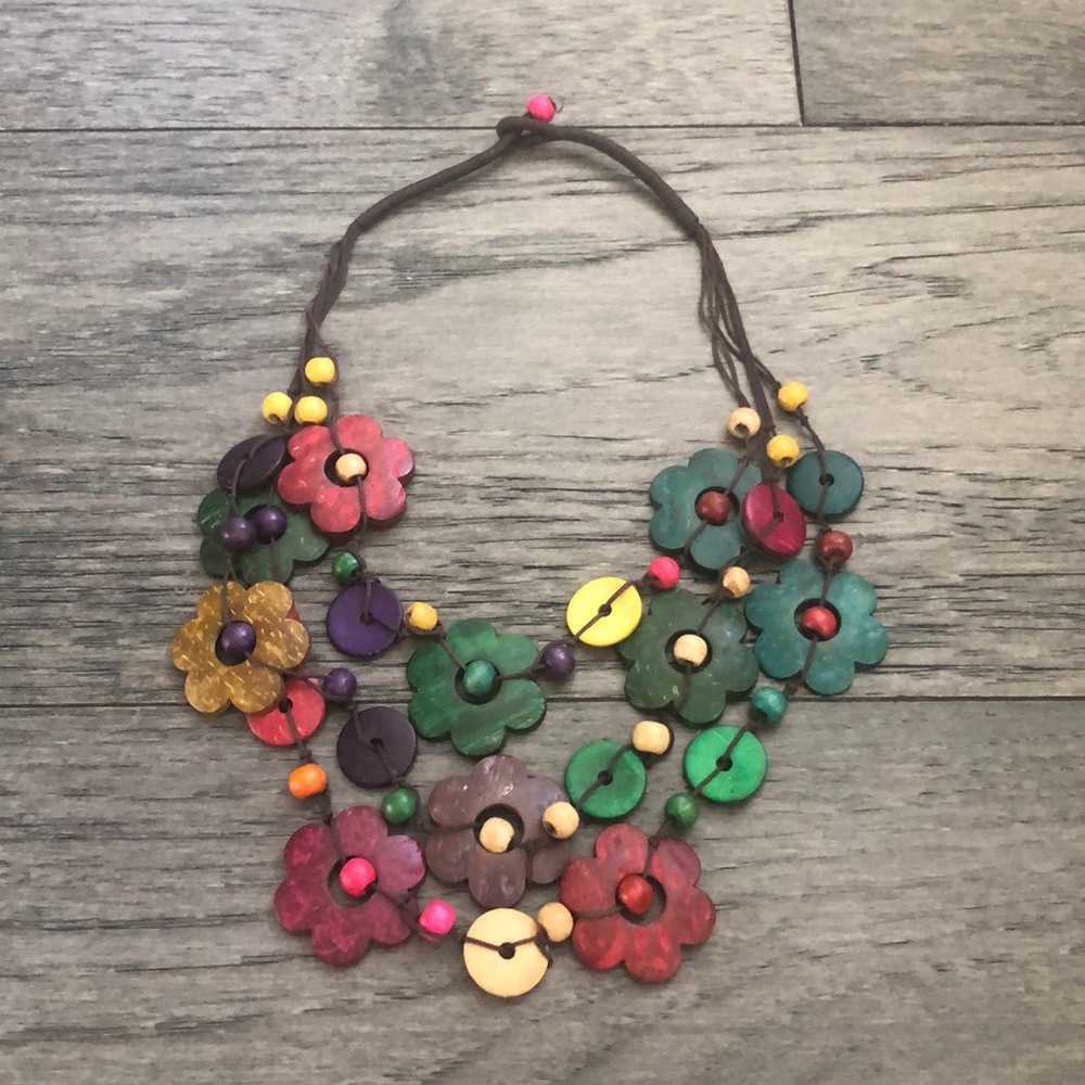 Boho hand made wooden woman’s necklace - Picture 2 of 8